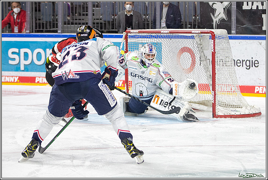 PENNY DEL; Koelner Haie- Eisbaeren Berlin; Koeln, 28.12.2021